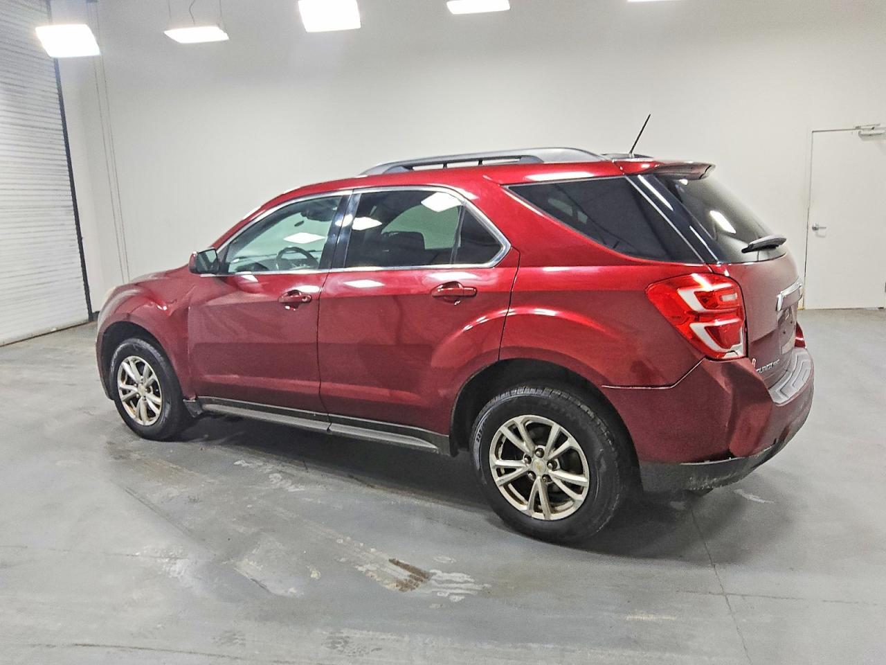 2017 Chevrolet Equinox Lt - Image 2