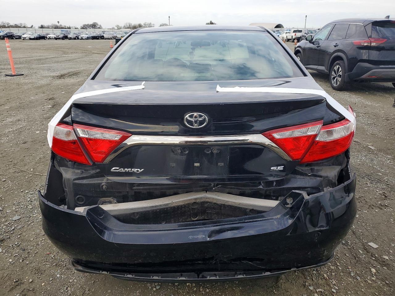 2015 Toyota Camry Se - Фото 6