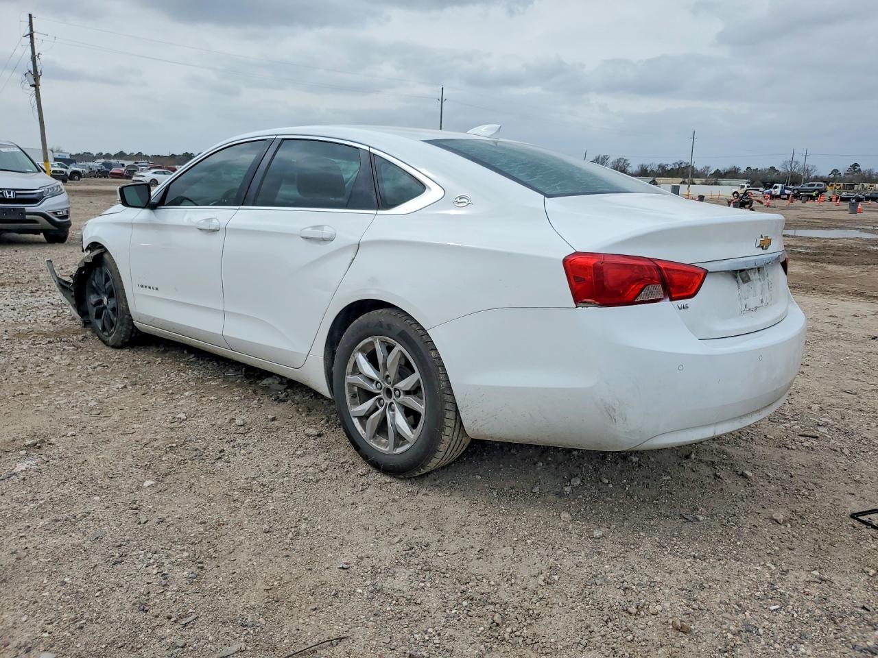 2017 Chevrolet Impala Lt - Фото 2