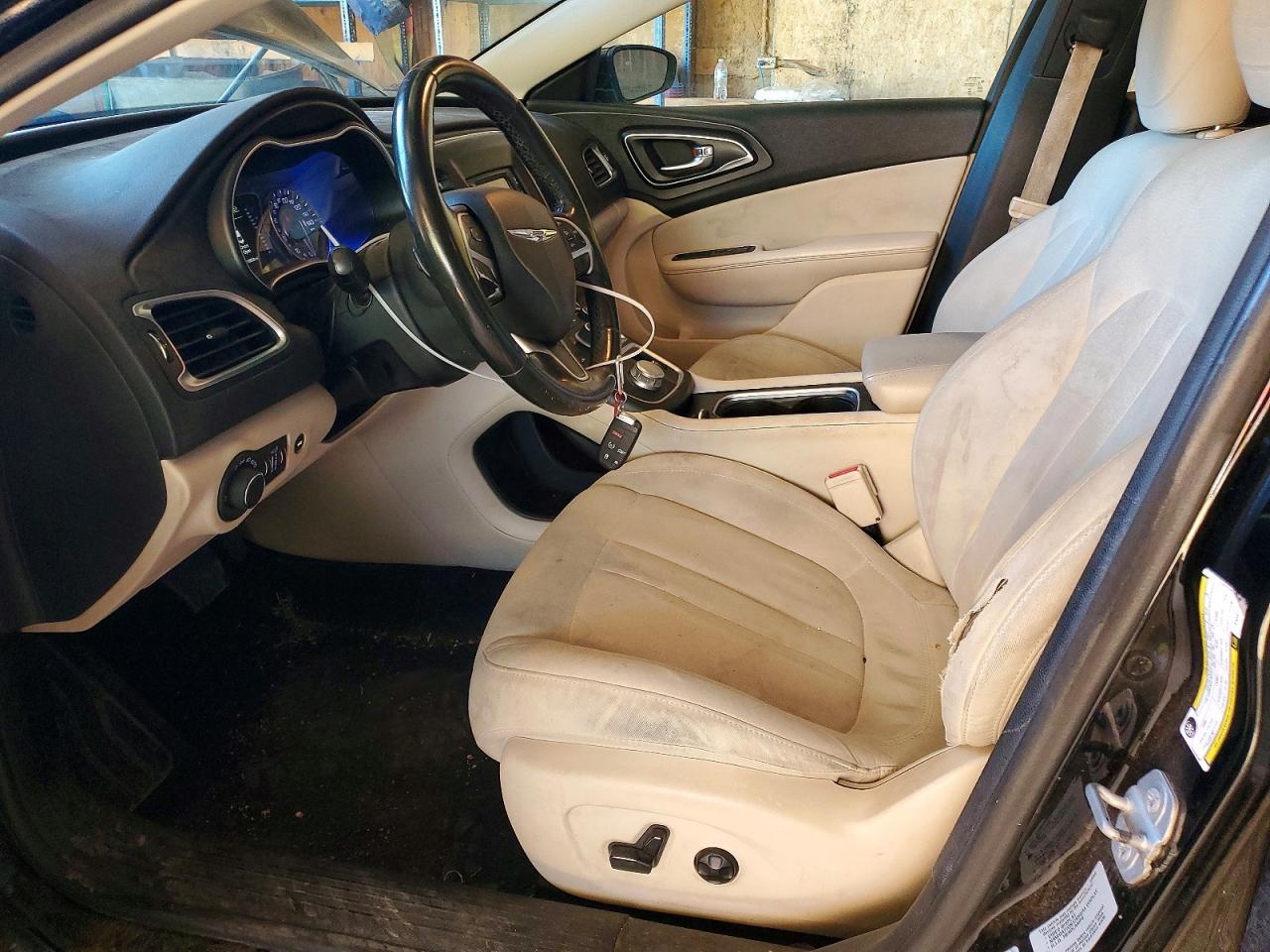 2015 Chrysler 200 Limited - Фото 7