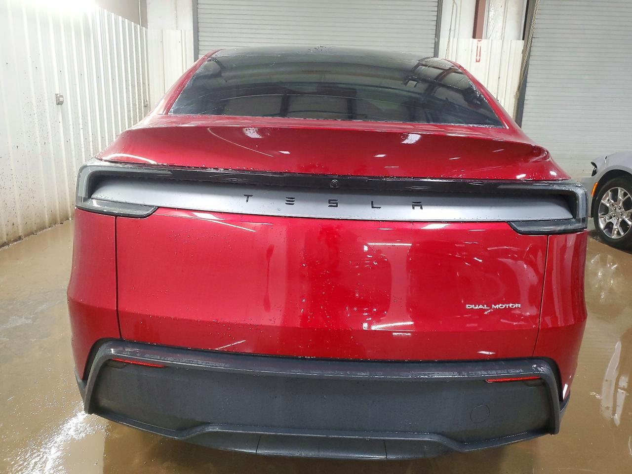 2026 Tesla Model Y - Фото 6
