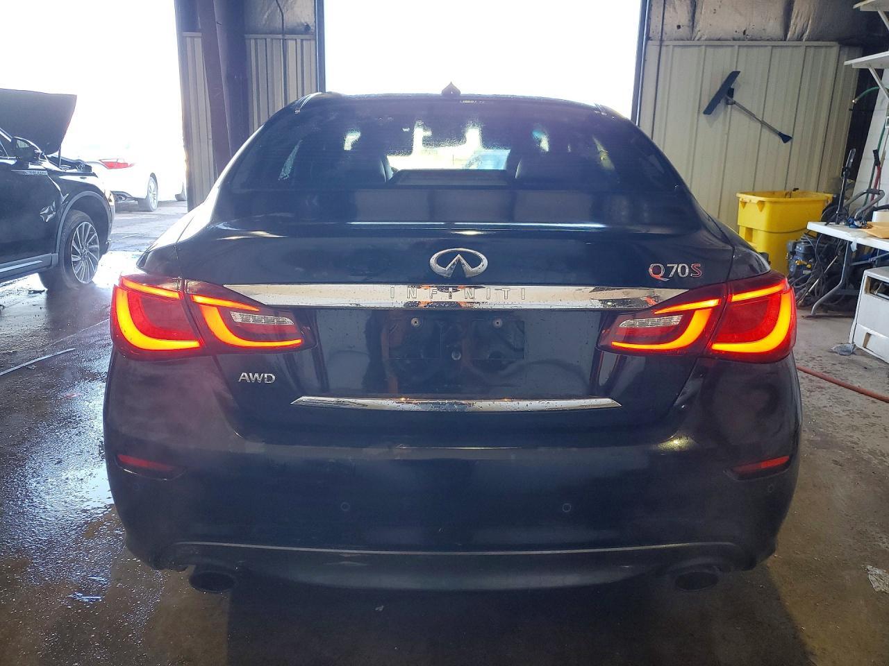 2015 Infiniti Q70 3.7 - Image 6