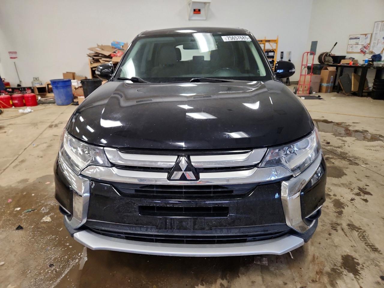 2016 Mitsubishi Outlander Se - Image 5