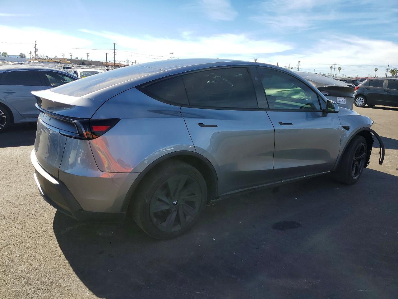 2026 Tesla Model Y - Image 3