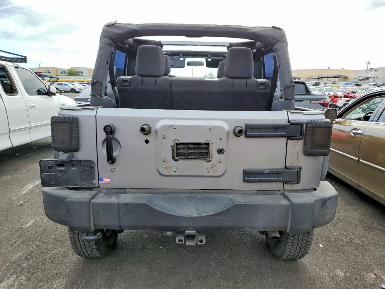 2013 Jeep Wrangler Unlimited - Image 6