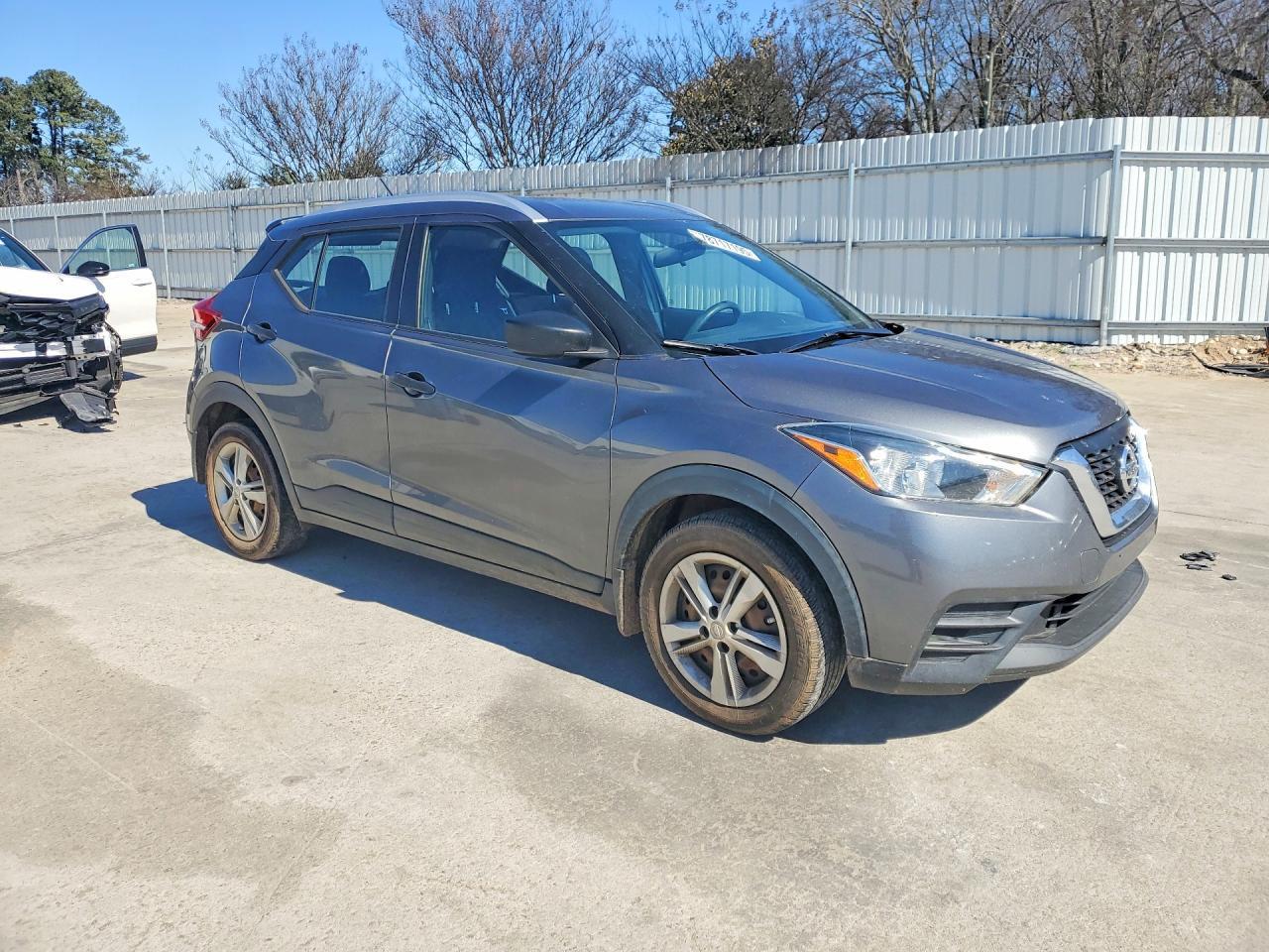 2019 Nissan Kicks S - Image 4