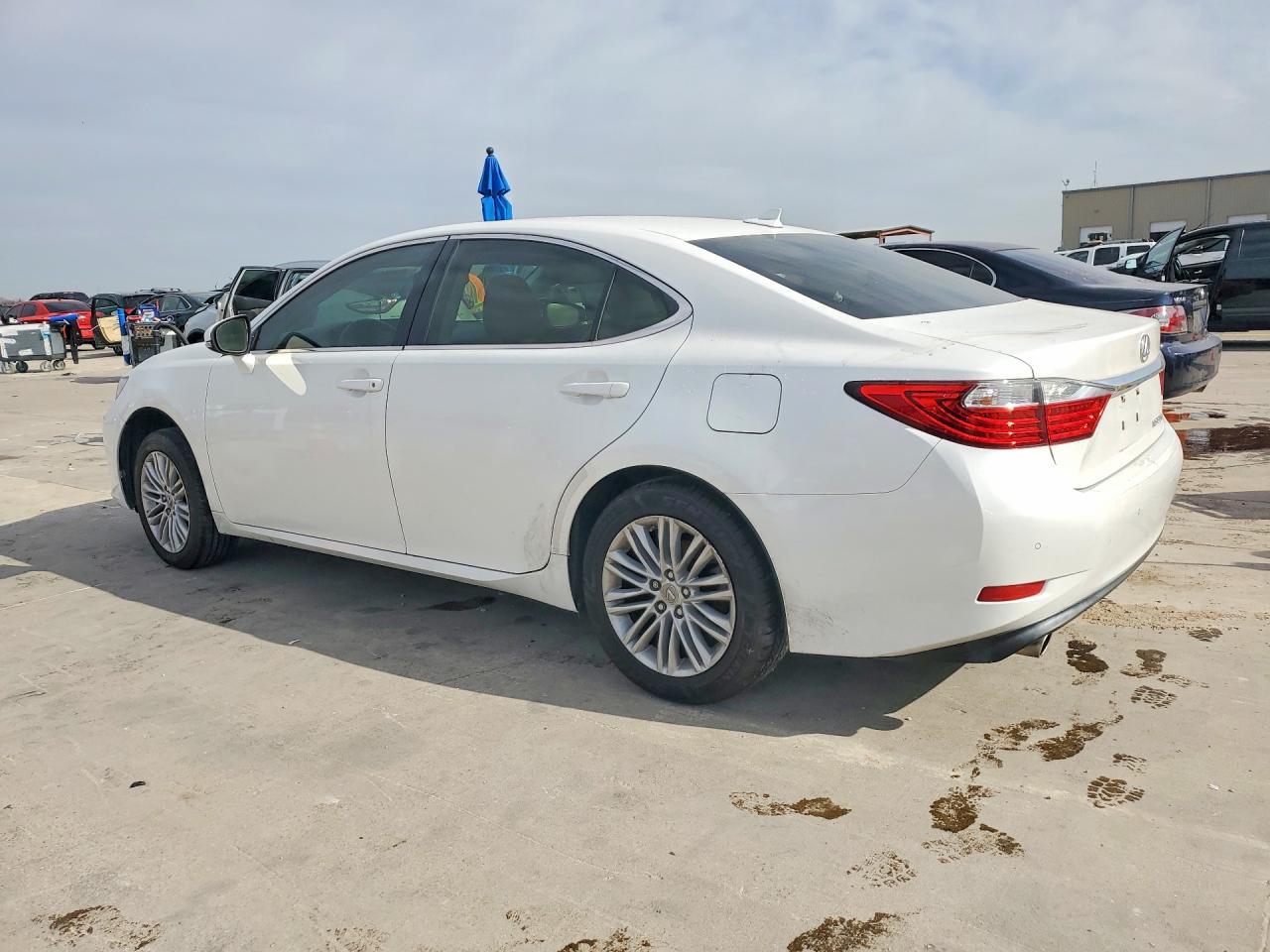 2013 Lexus Es 350 - Image 2
