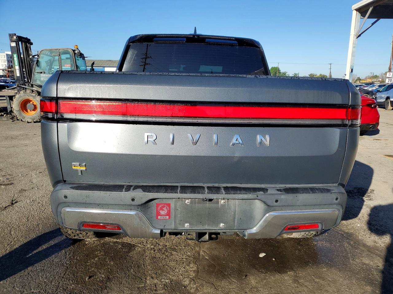 2022 Rivian R1T Adventure - Image 6
