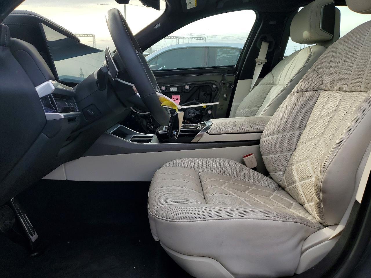 2024 BMW 760 Xi - Image 7