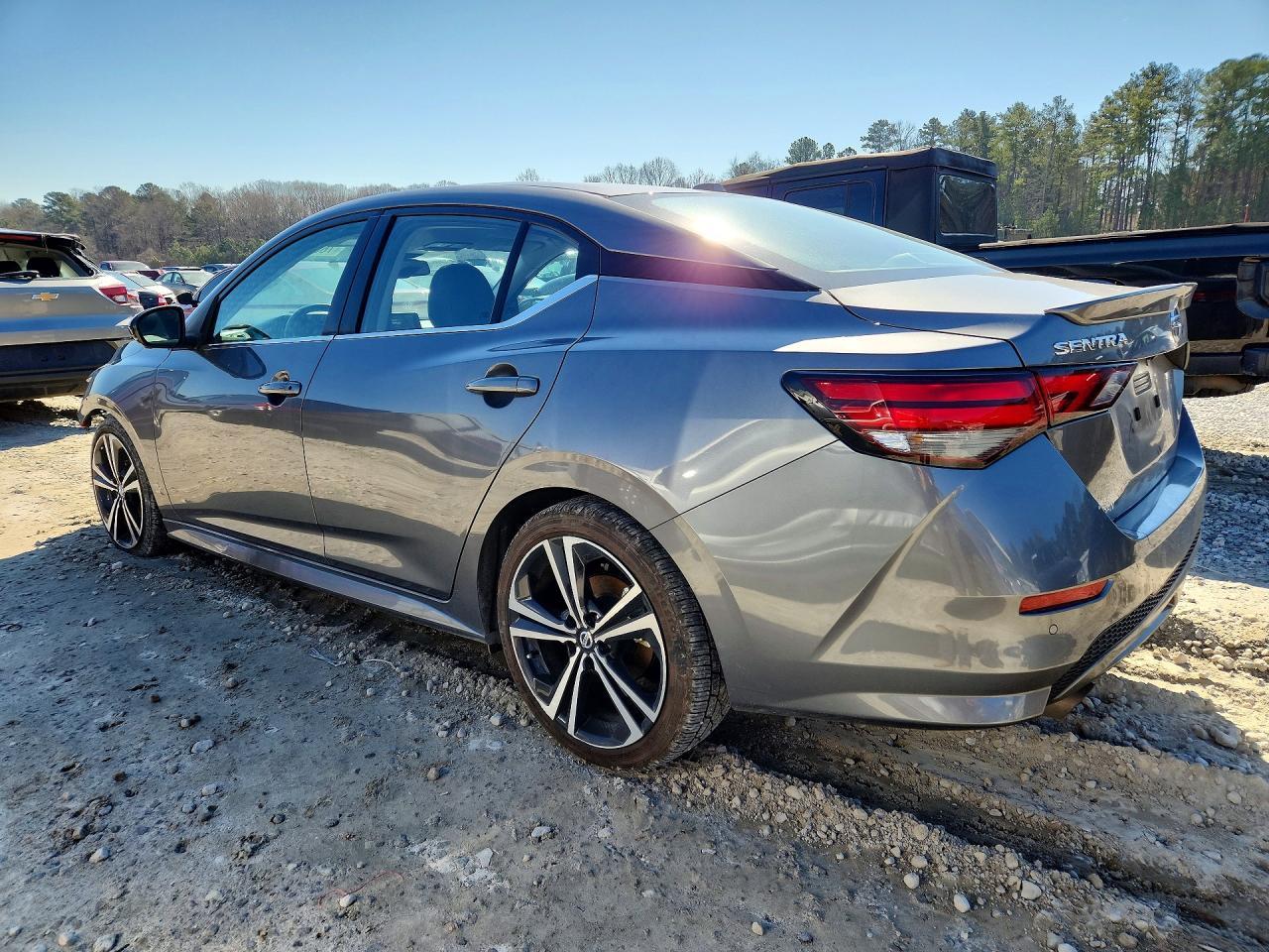 2021 Nissan Sentra Sr - Image 2