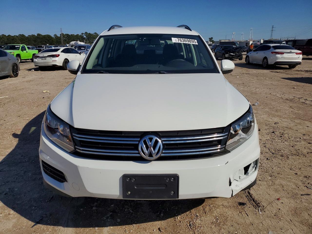 2018 Volkswagen Tiguan Limited - Image 5