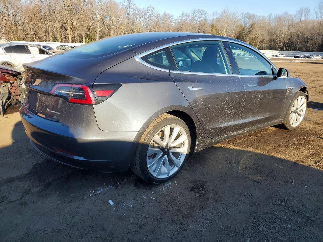2020 Tesla Model 3 - Фото 3