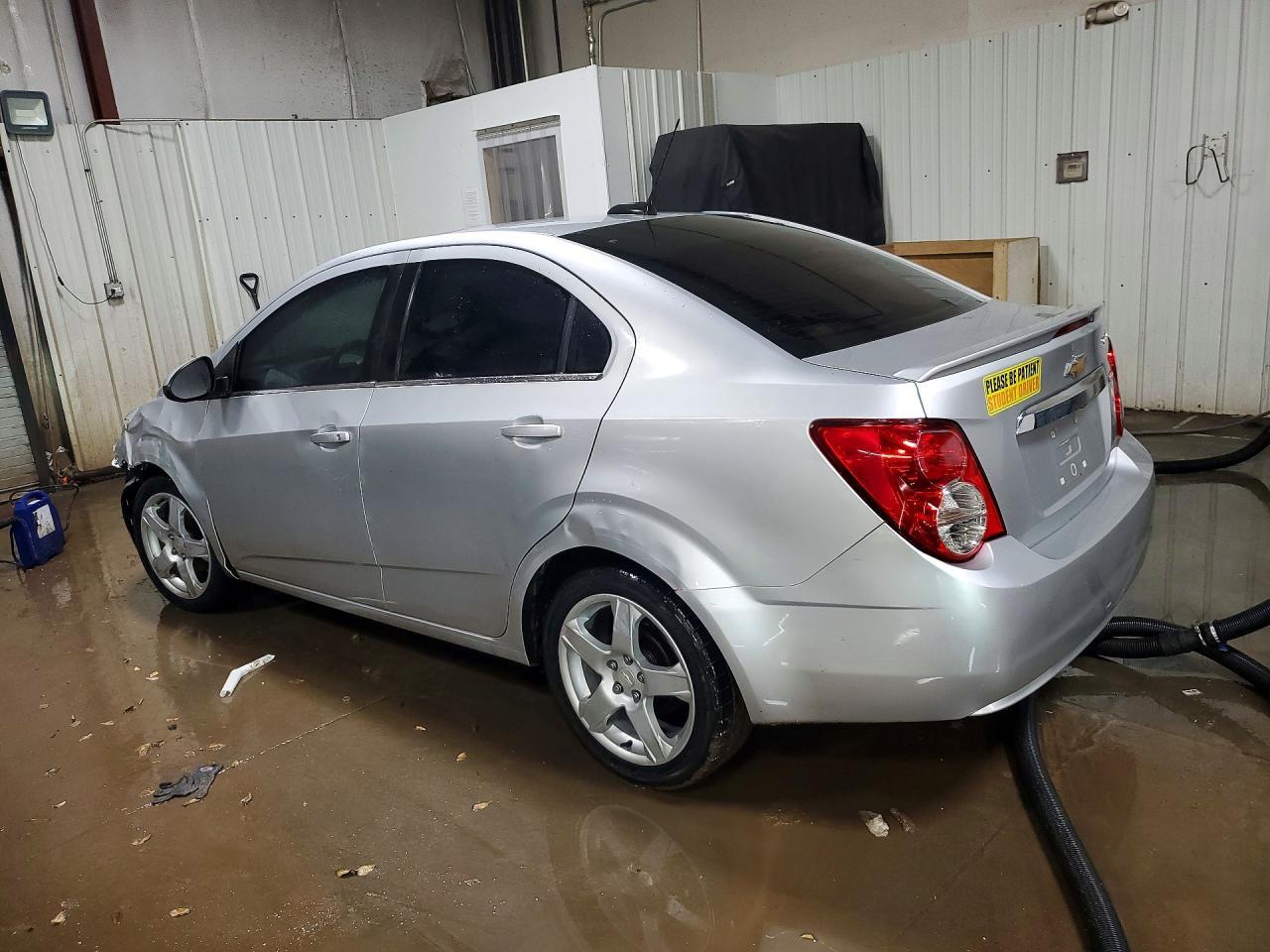 2016 Chevrolet Sonic Lt - Фото 2