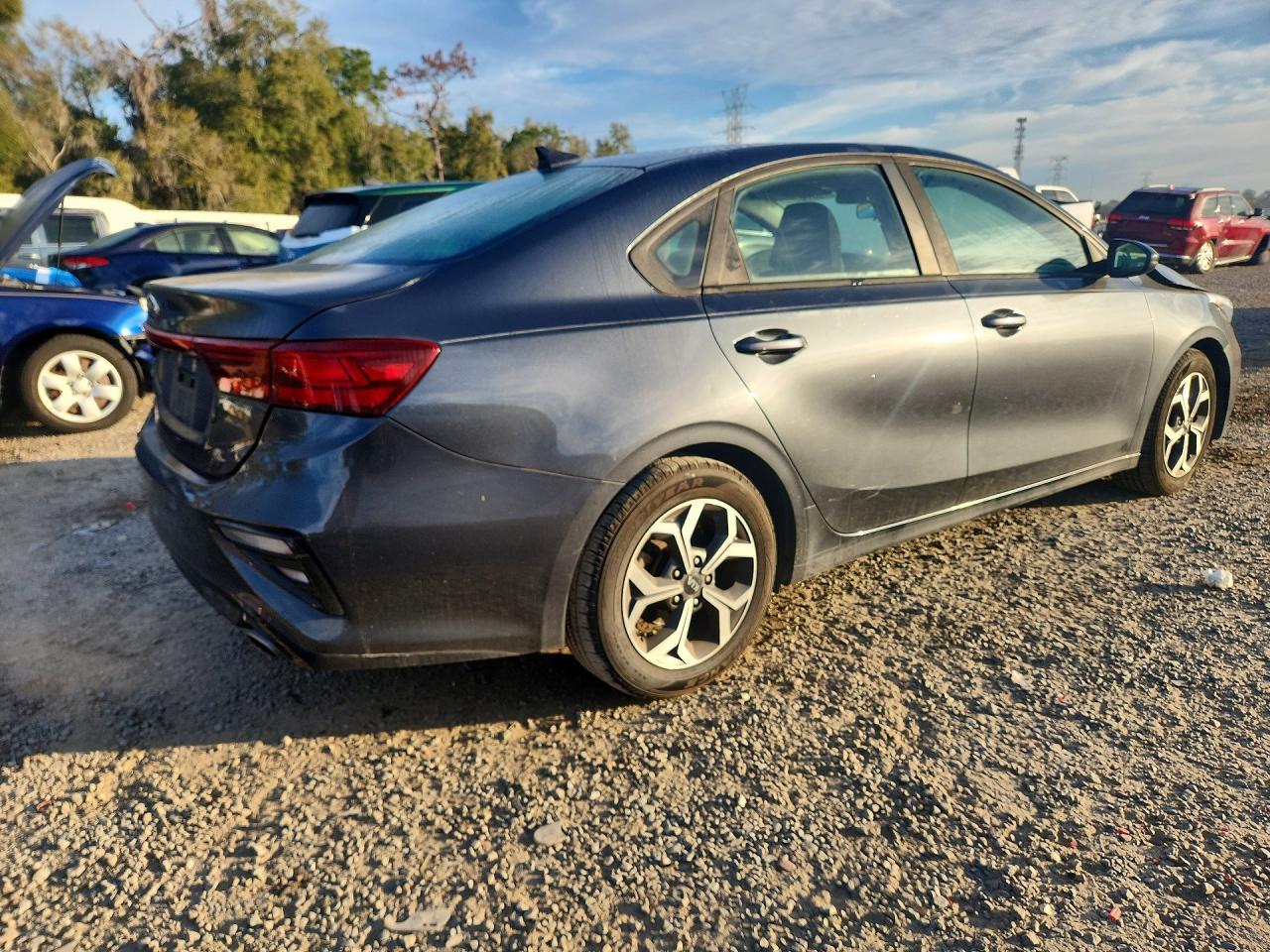 2019 Kia Forte Lxs - Фото 3