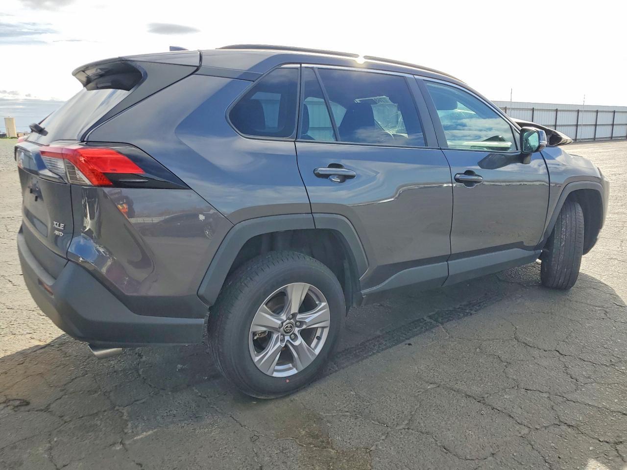 2025 Toyota Rav4 Xle - Image 3