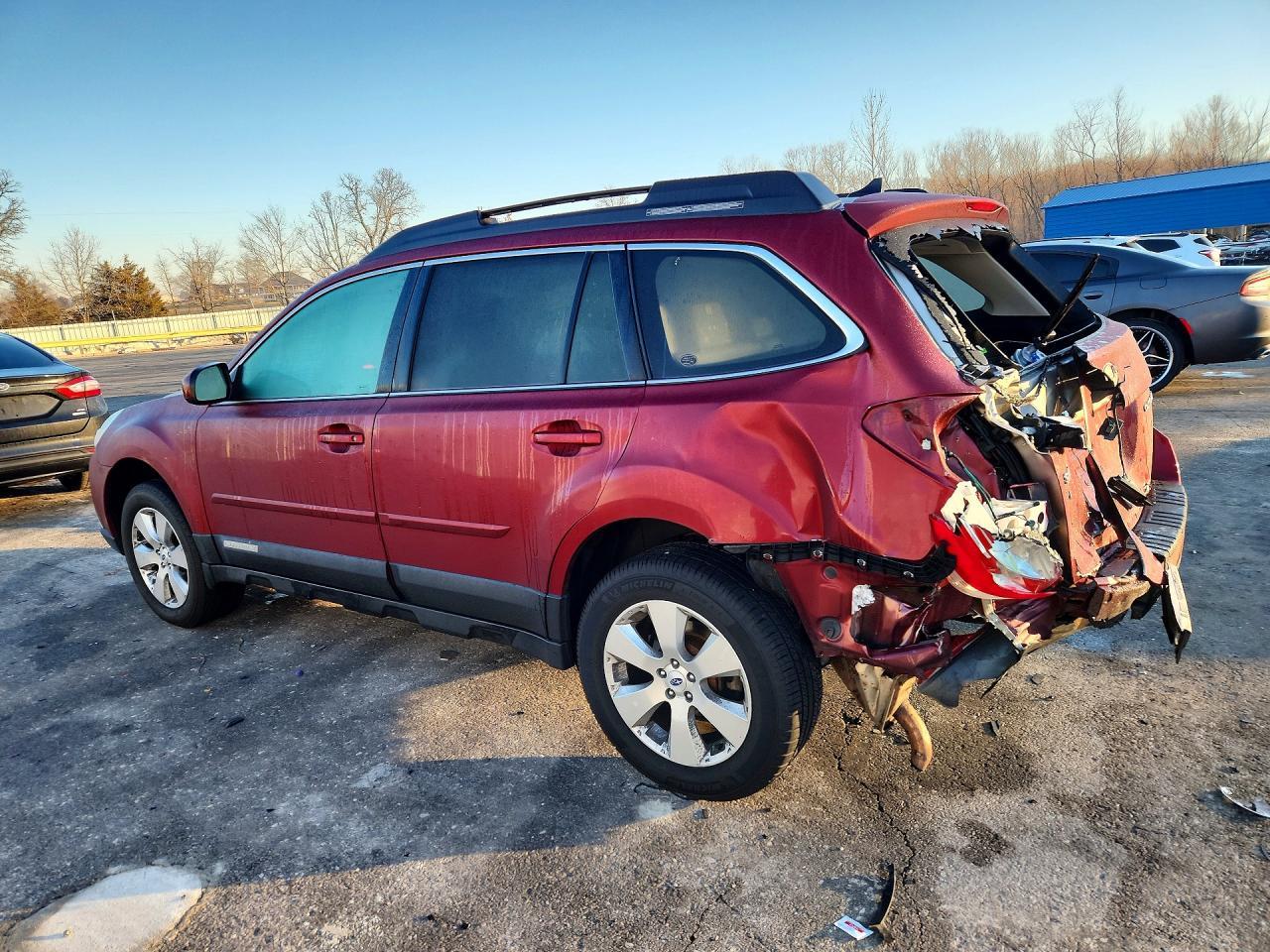 2011 Subaru Outback 2.5I Limited - Фото 2