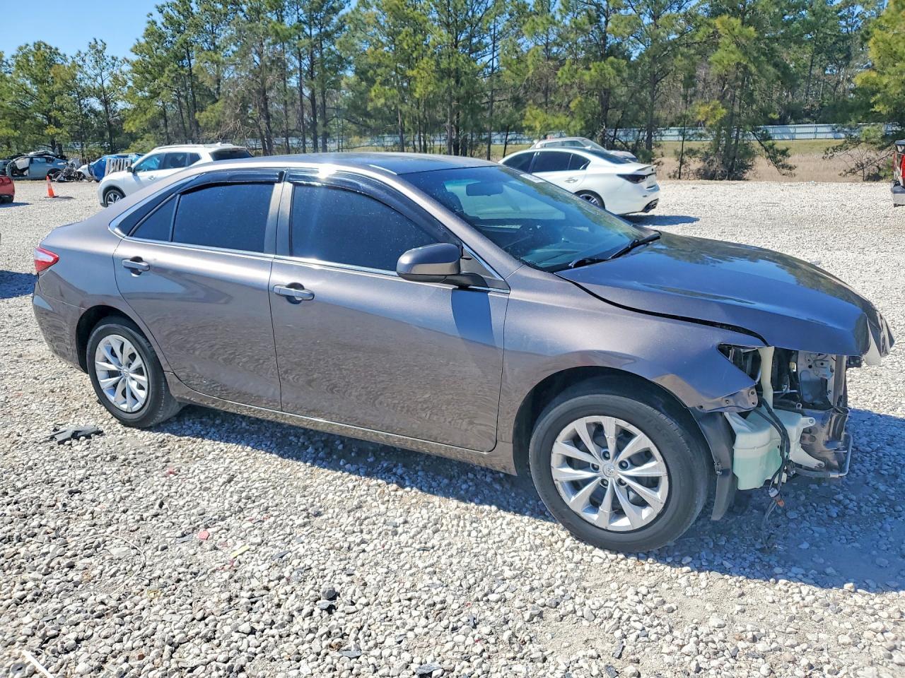 2017 Toyota Camry Le - Фото 4