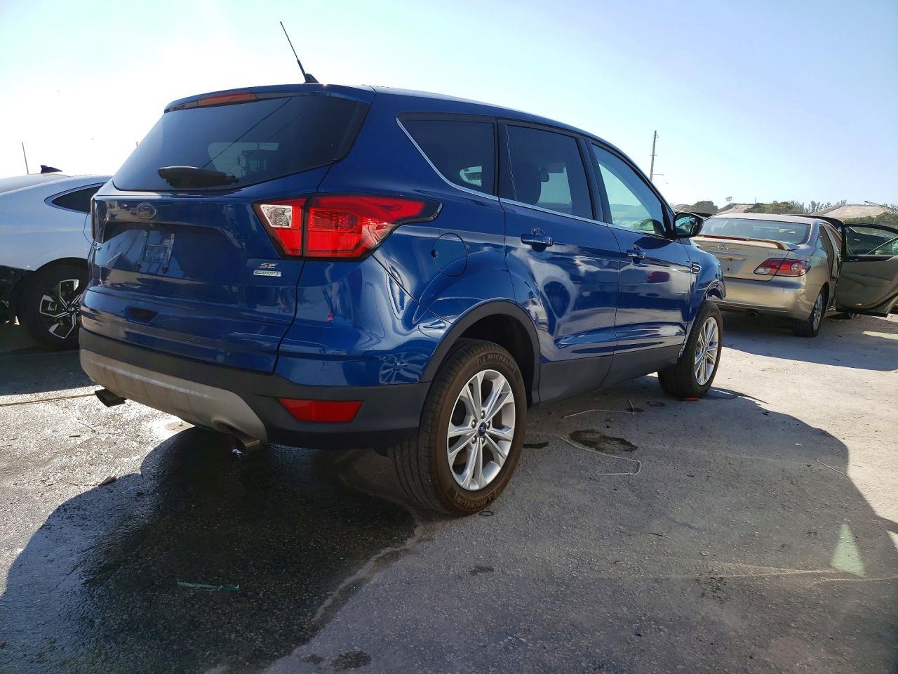 2019 Ford Escape Se - Фото 3