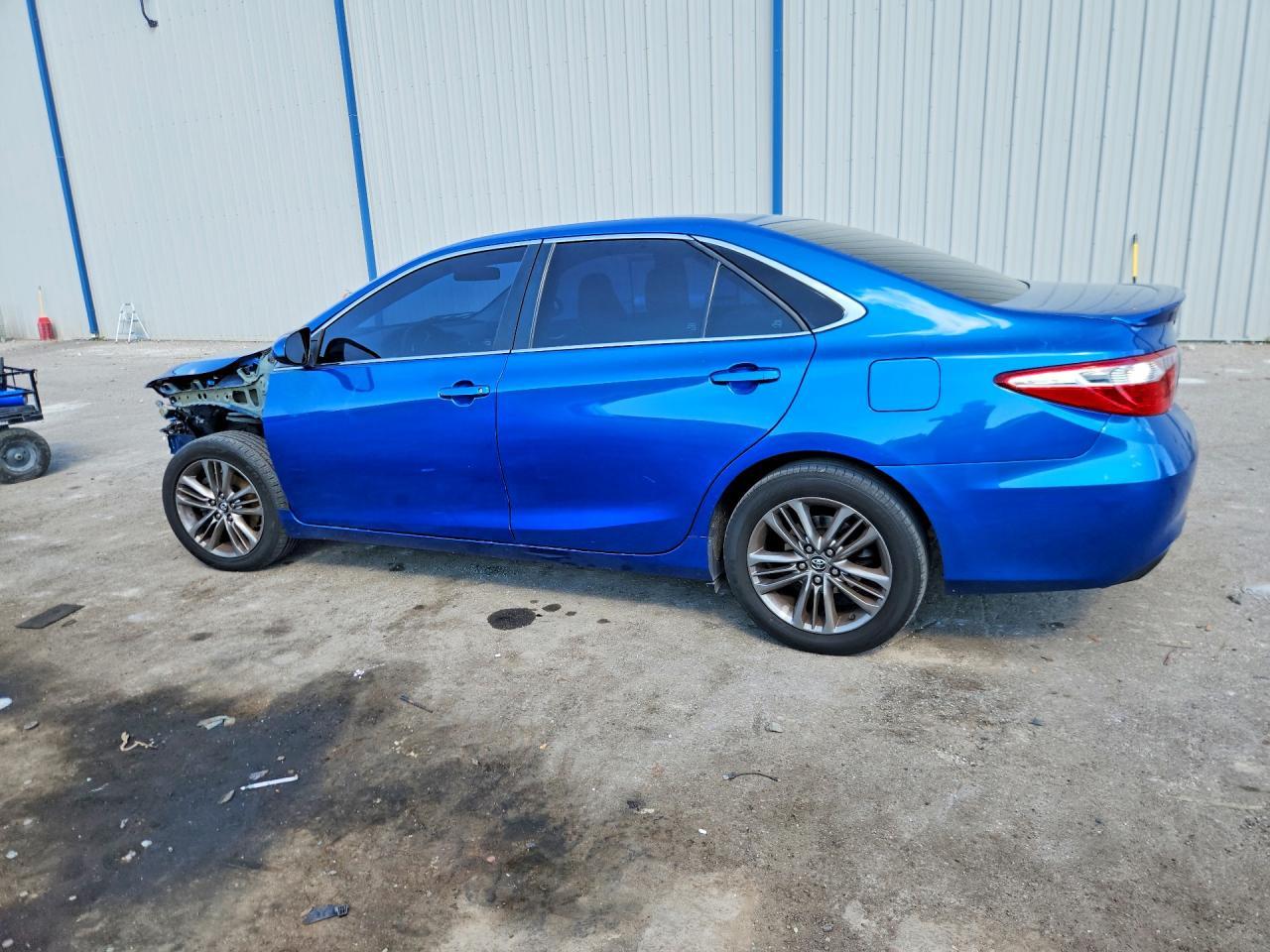 2017 Toyota Camry Se - Image 2