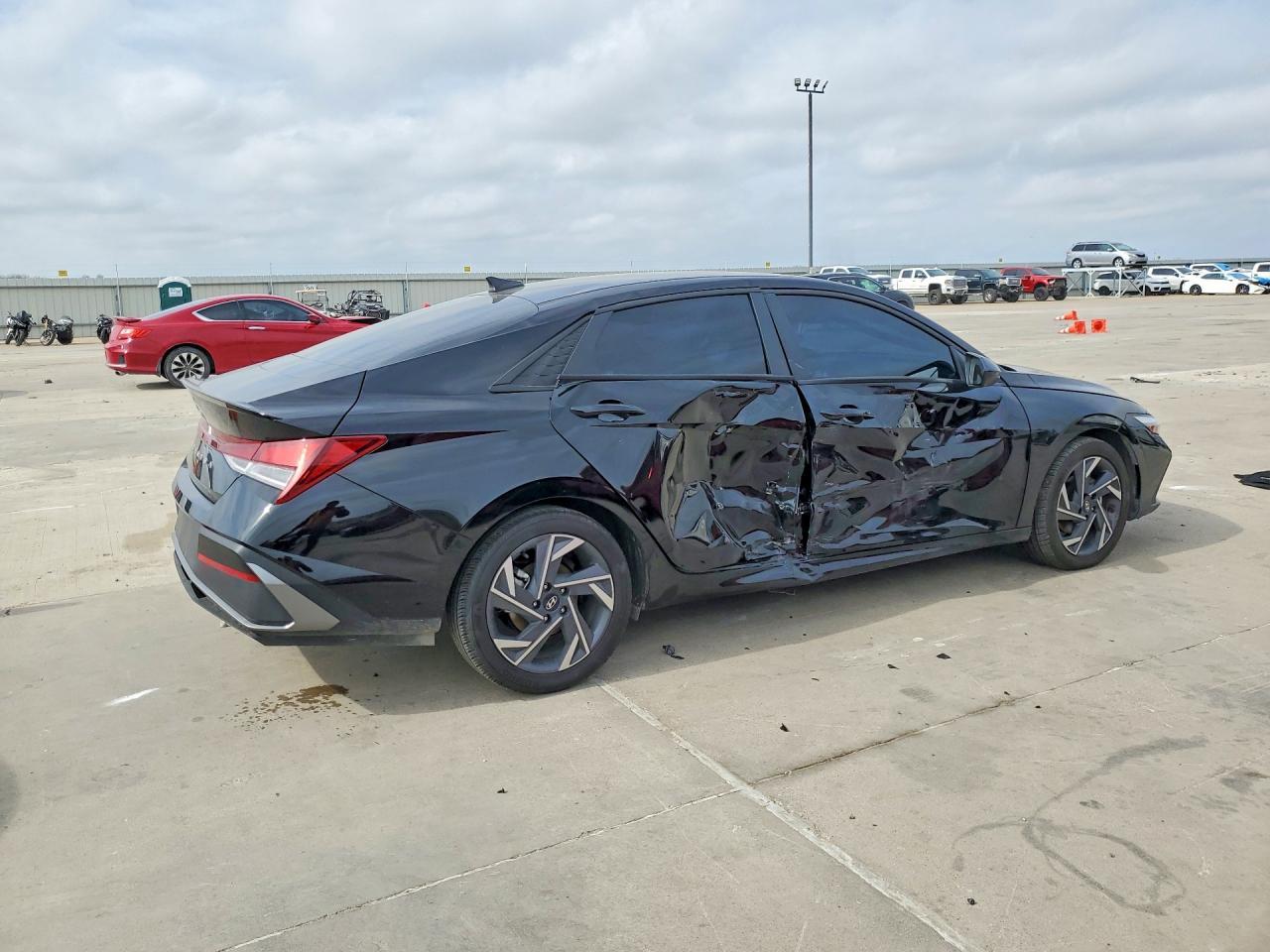 2025 Hyundai Elantra Sel Sport - Image 3