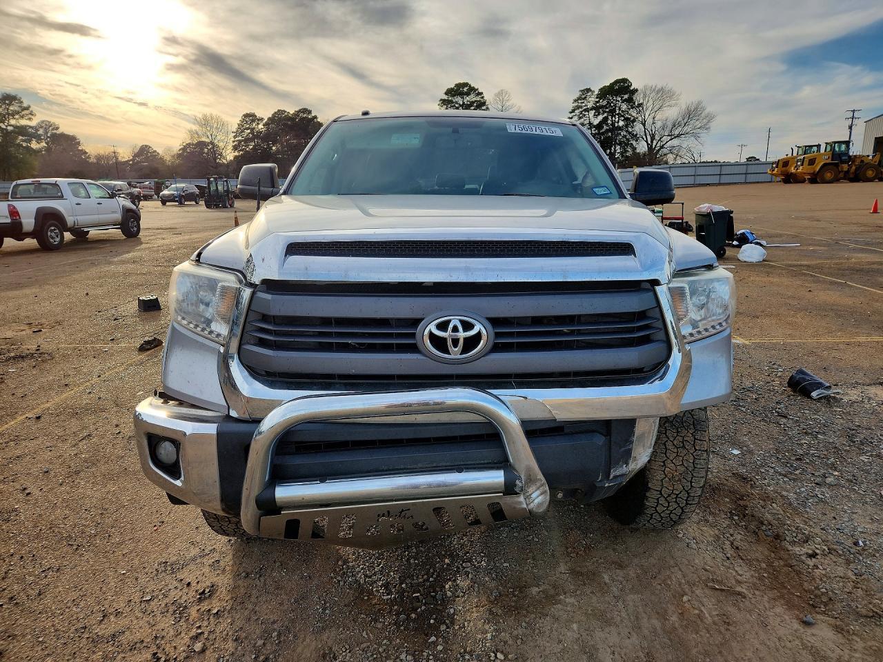 2015 Toyota Tundra - Image 5