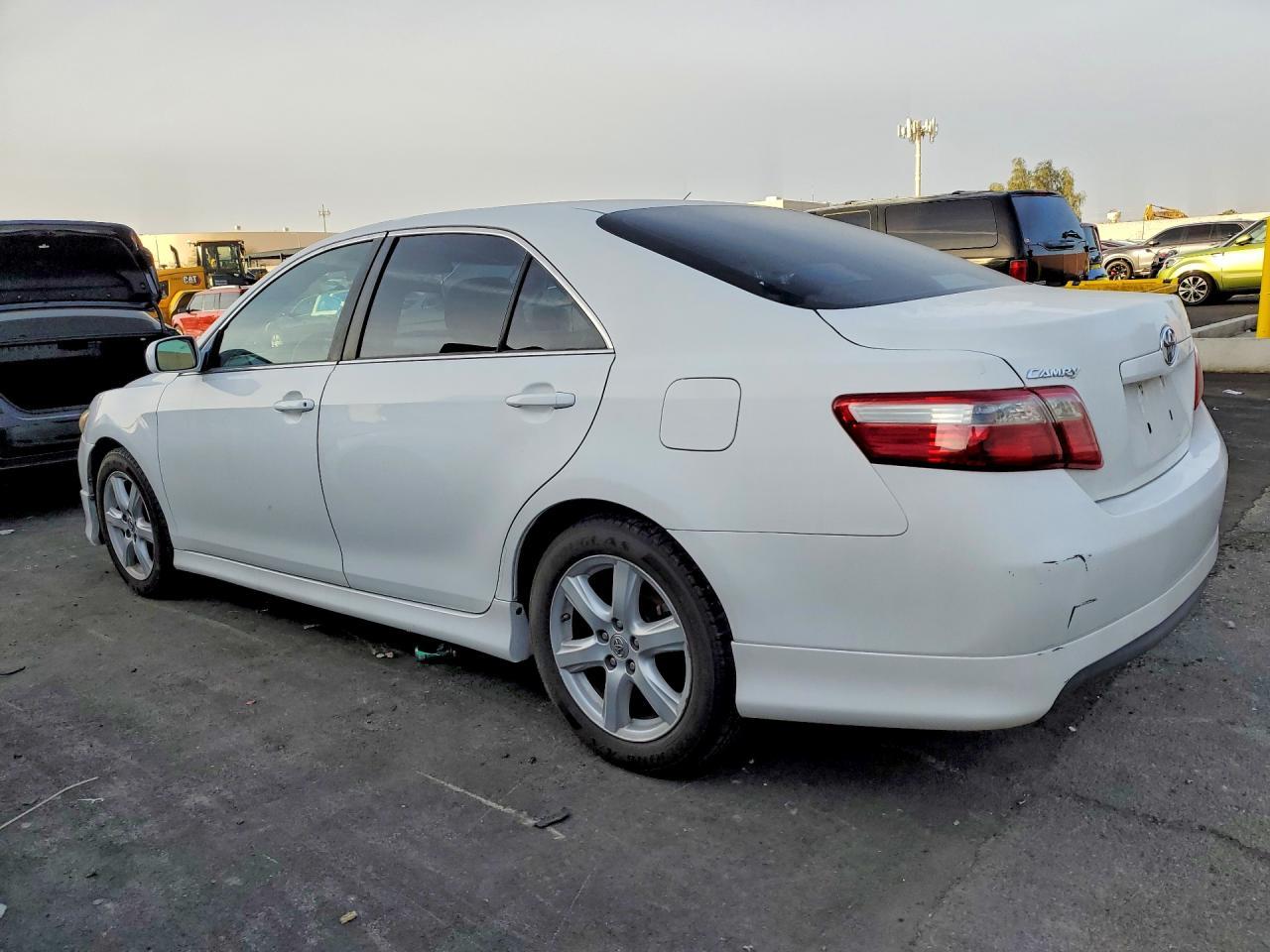2009 Toyota Camry - Фото 2