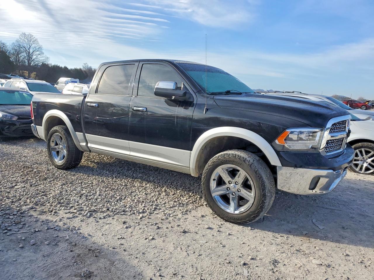 2014 Ram 1500 Laramie - Image 4