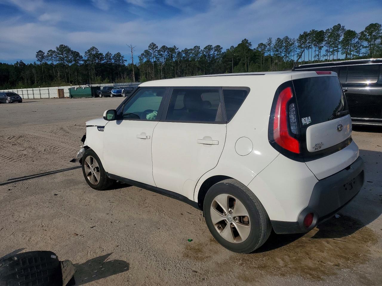 2016 Kia Soul - Image 2