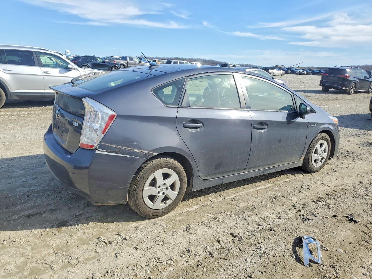 2011 Toyota Prius Iii - Image 3