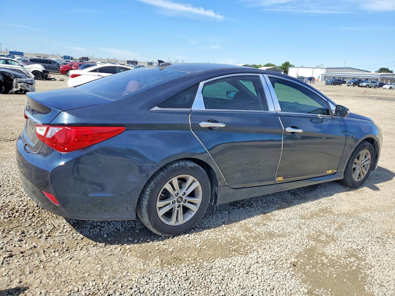 2014 Hyundai Sonata Gls - Image 3