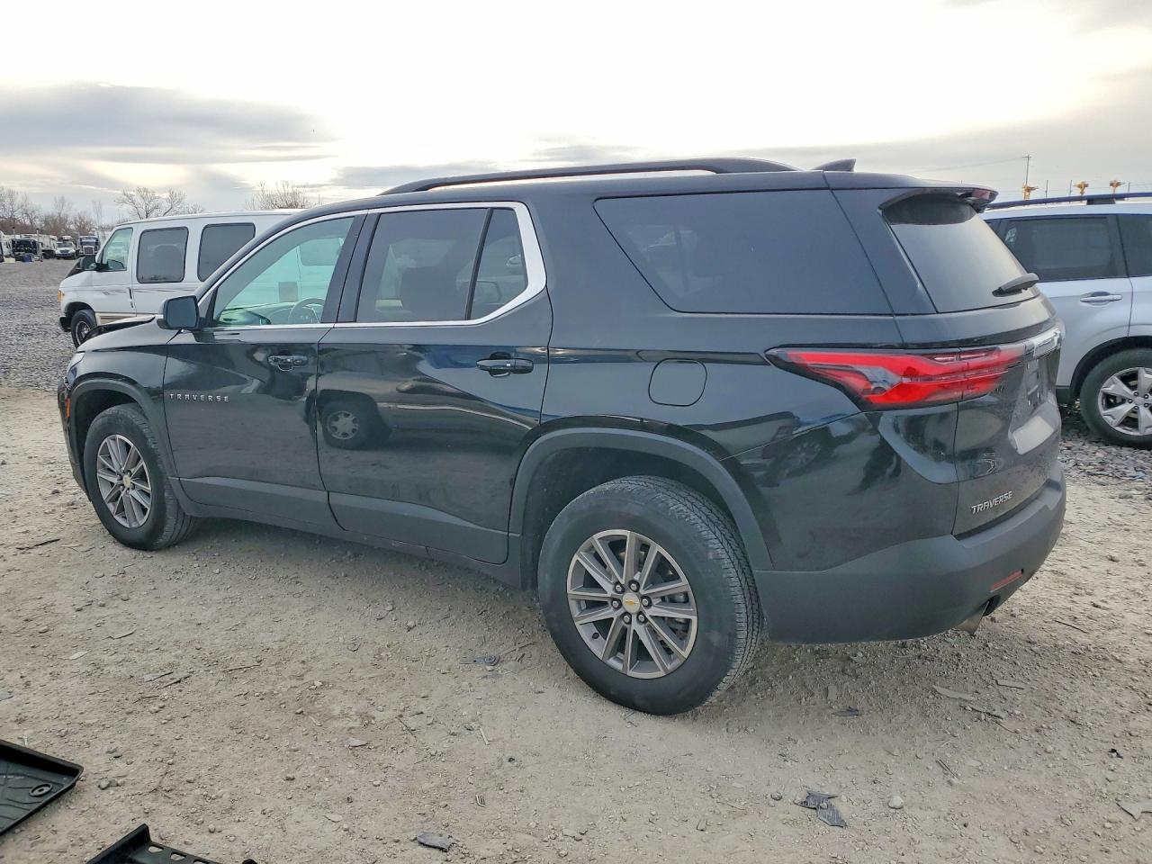 2023 Chevrolet Traverse Lt - Фото 2