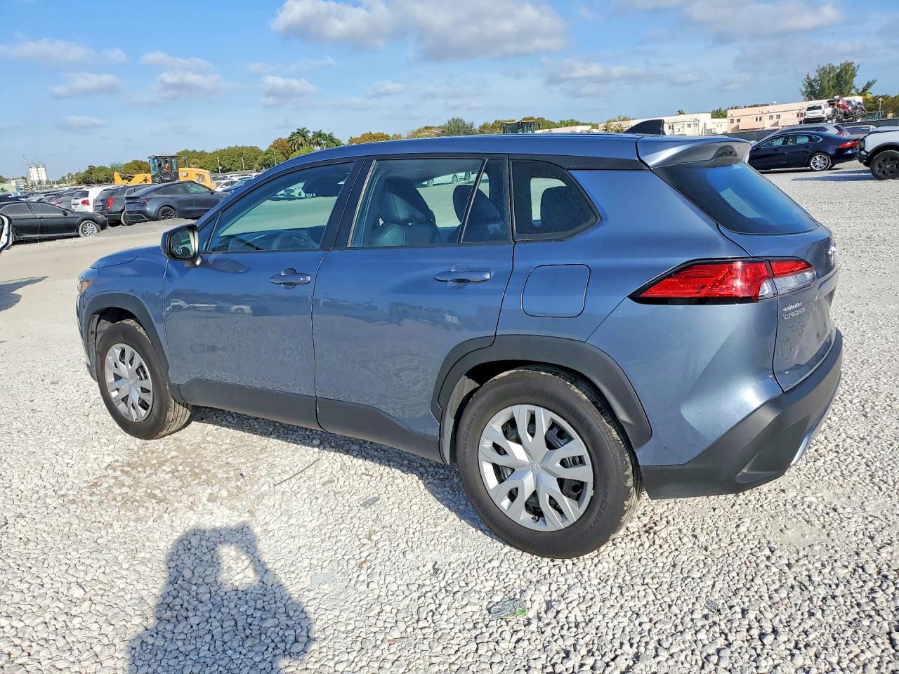 2024 Toyota Corolla Cross L - Фото 2