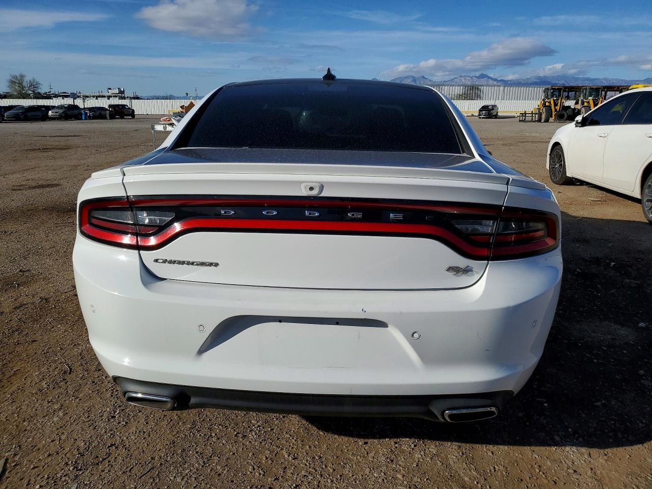 2018 Dodge Charger R - Фото 6