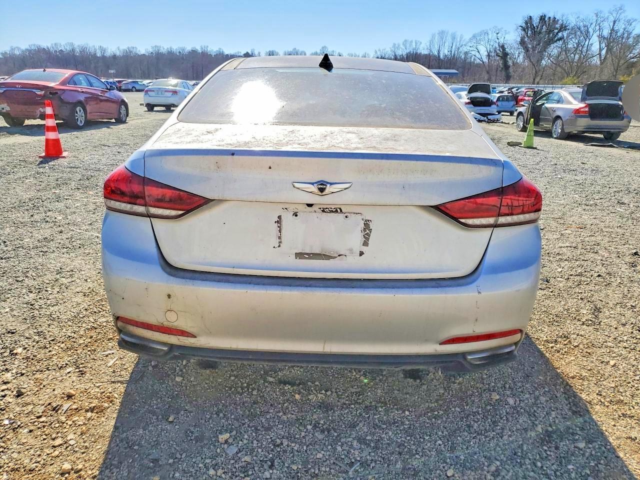 2016 Hyundai Genesis 3.8L - Фото 6