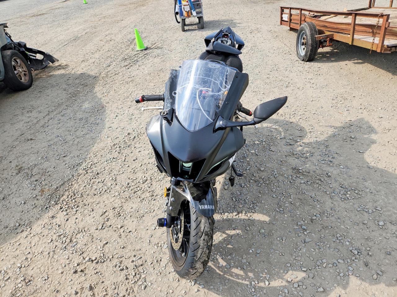 2025 Yamaha Yzfr7 - Image 2