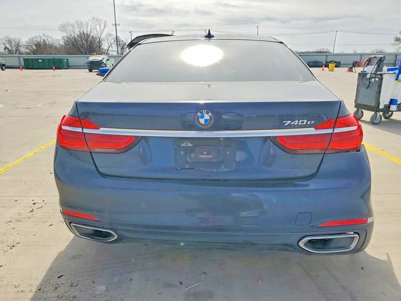 2018 BMW 740 Xe - Фото 6