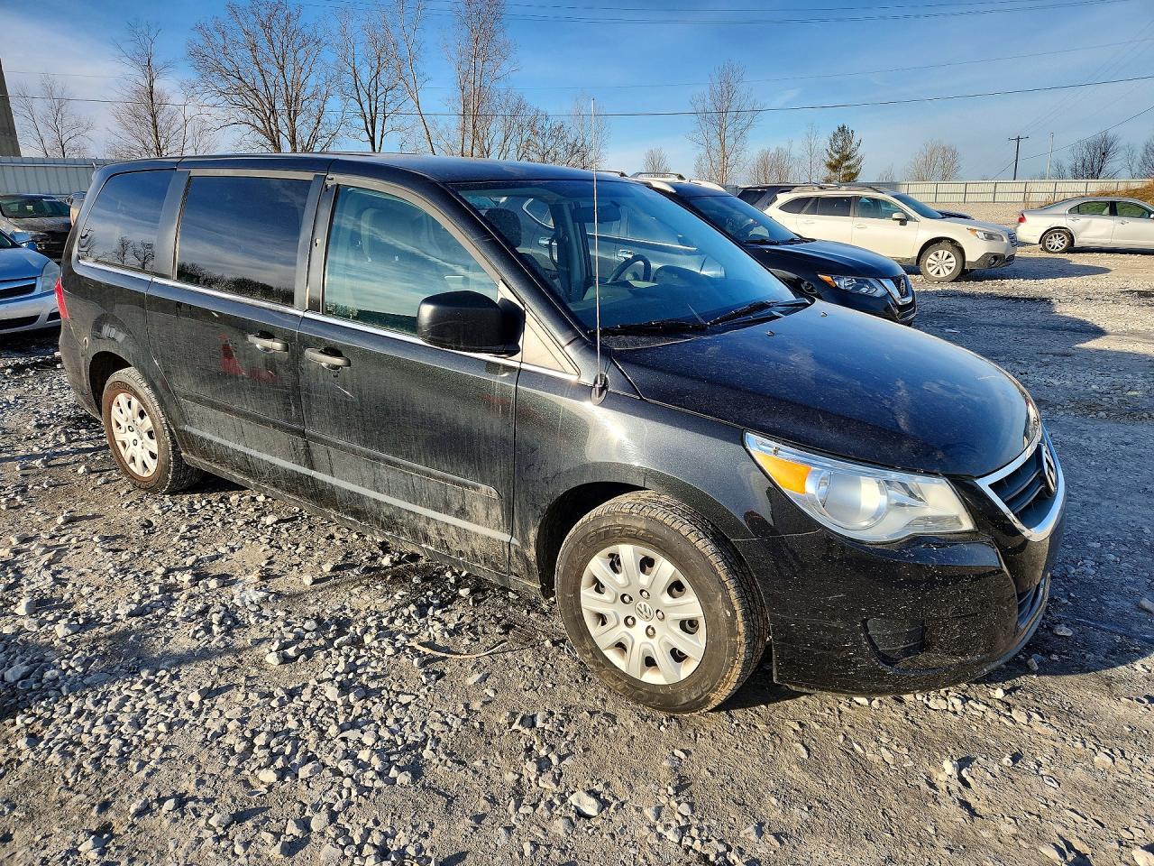 2013 Volkswagen Routan S - Фото 4