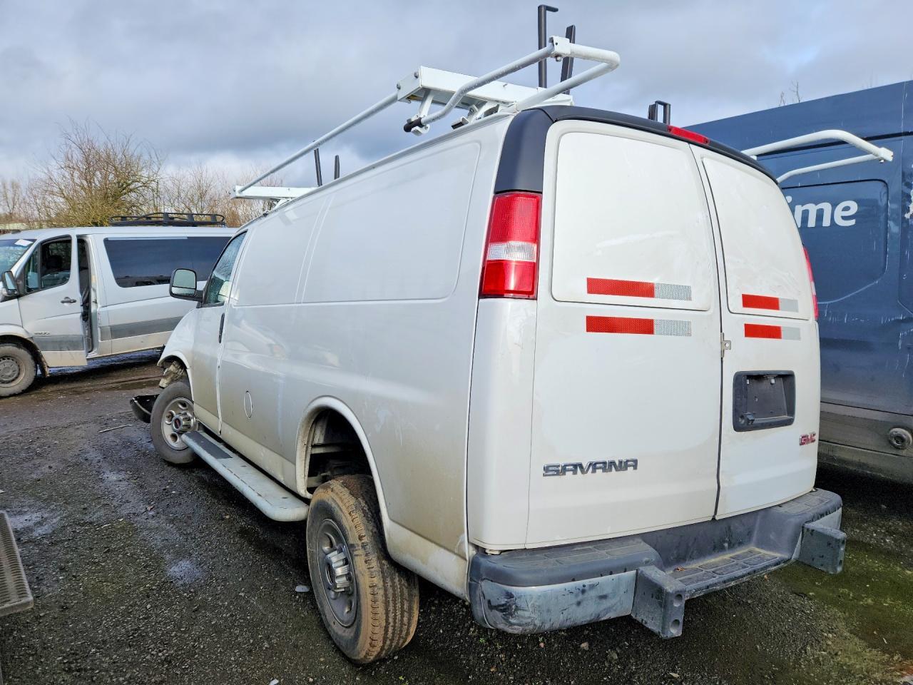 2021 GMC Savana 2500 Utility / Service Van - Фото 2