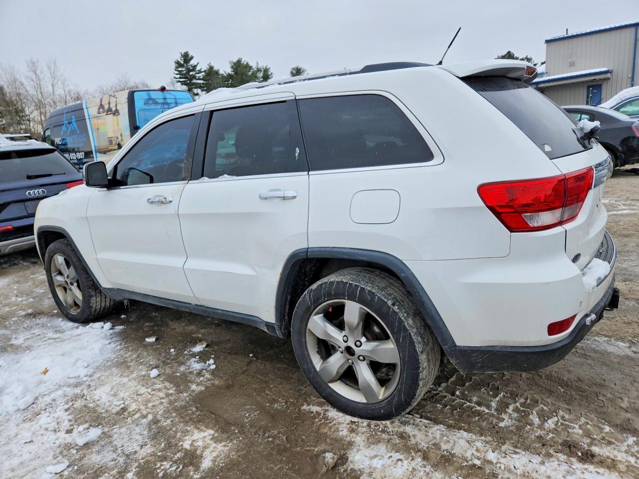 2013 Jeep Grand Cherokee Overland - Фото 2