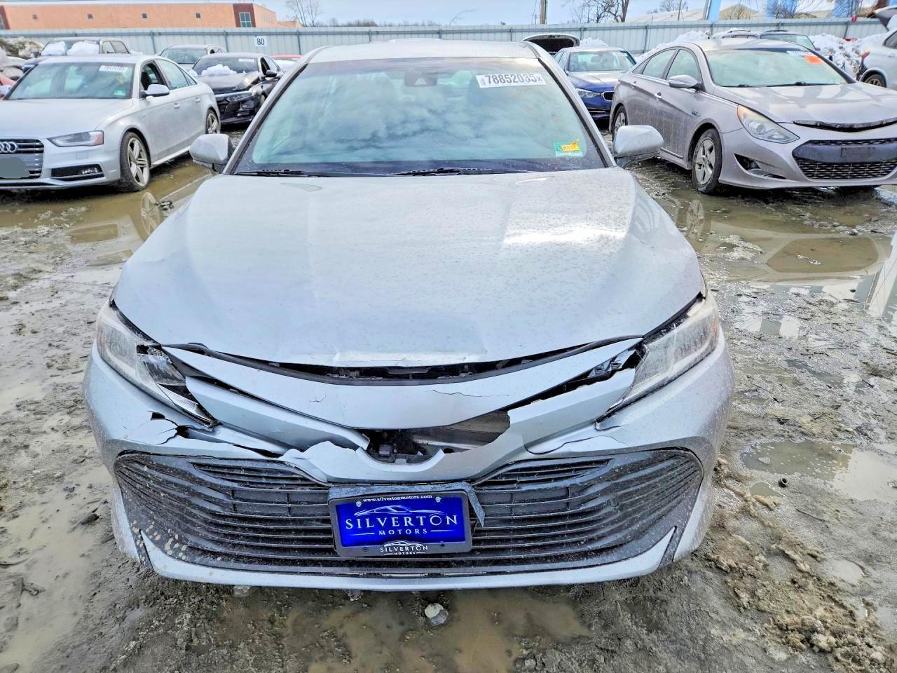 2018 Toyota Camry Le - Image 5