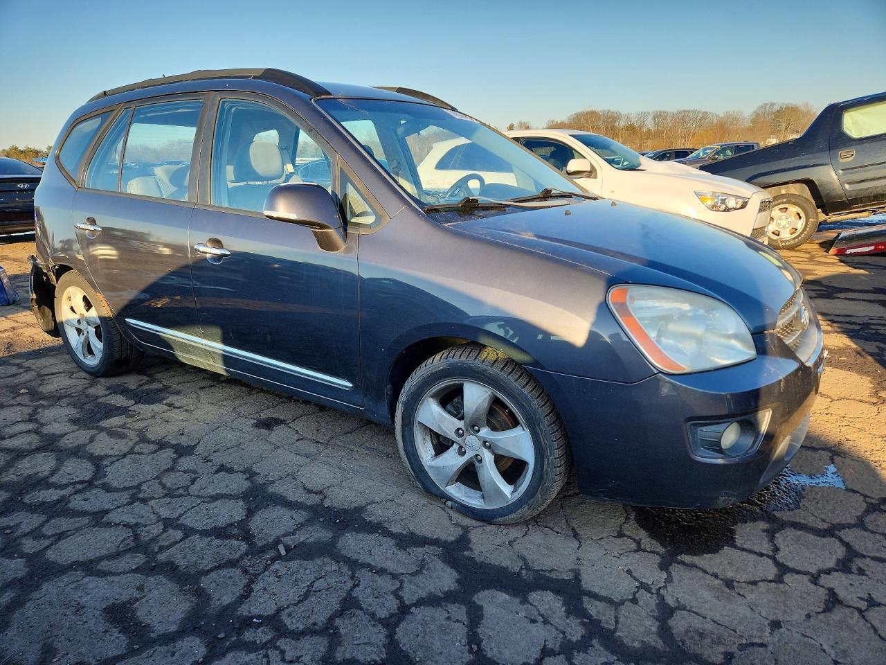 2008 Kia Rondo Lx - Фото 4