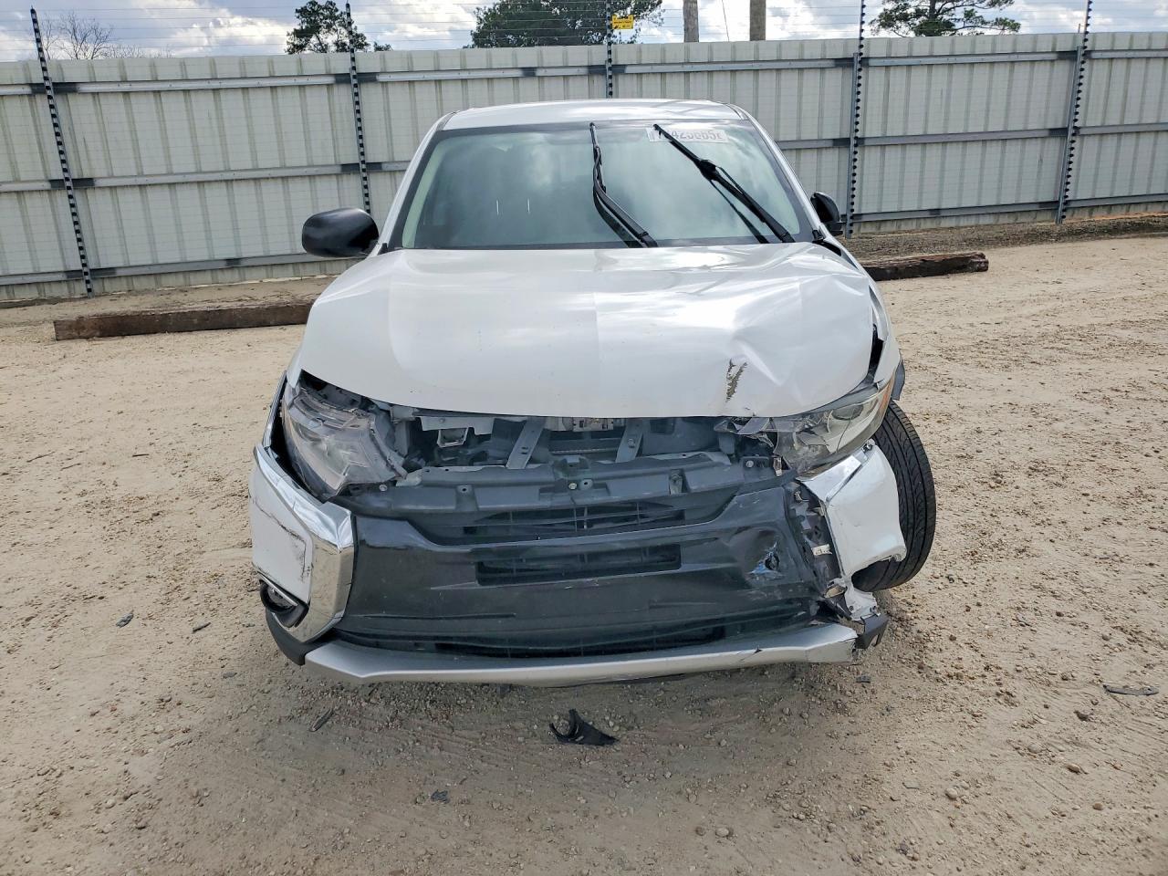 2017 Mitsubishi Outlander - Фото 5