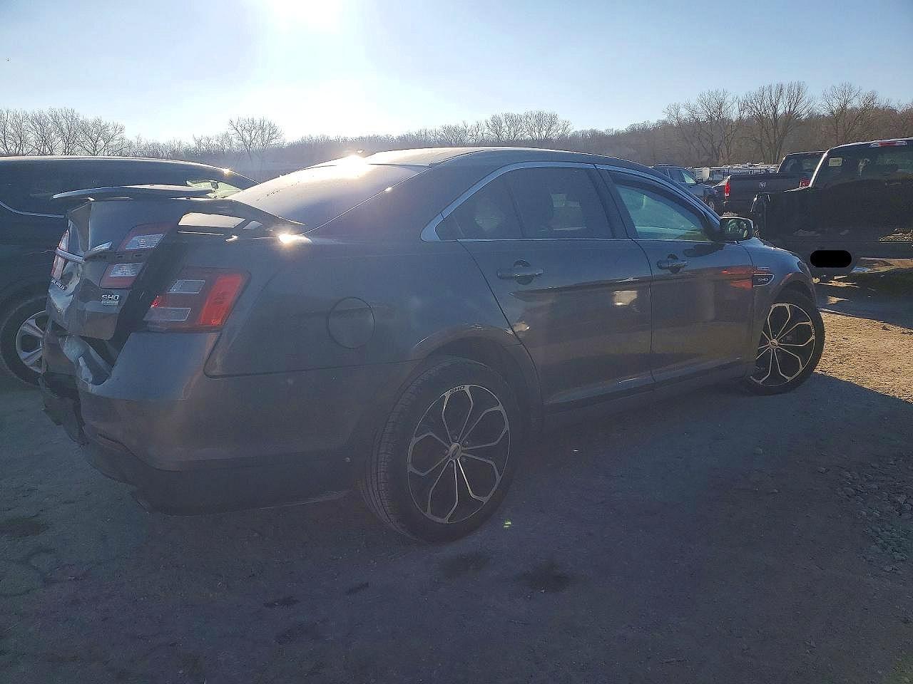 2016 Ford Taurus Sho - Фото 3