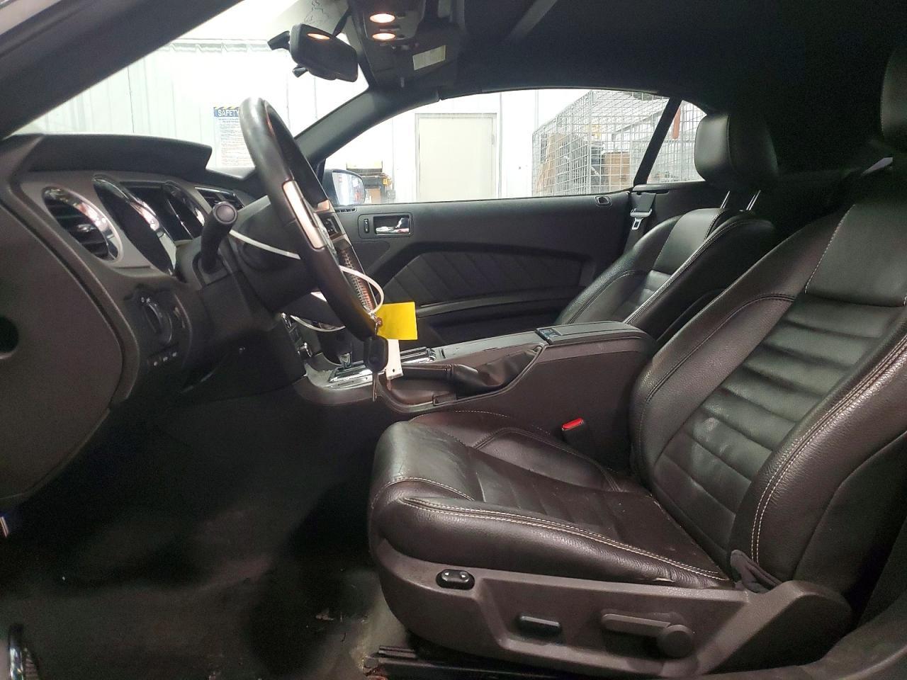 2010 Ford Mustang - Image 7