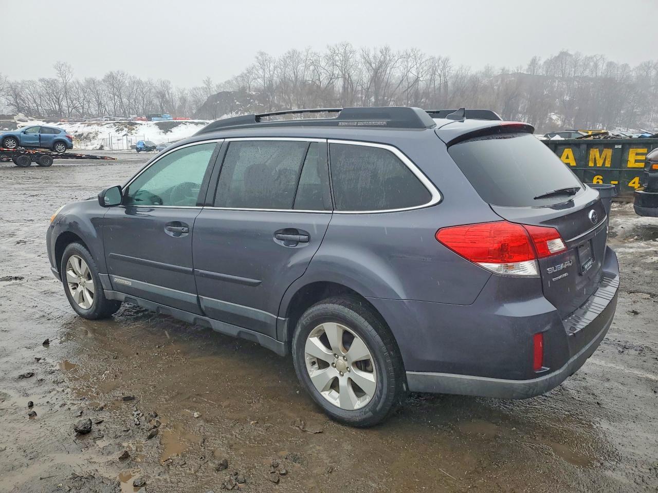 2011 Subaru Outback 2.5I Limited - Фото 2