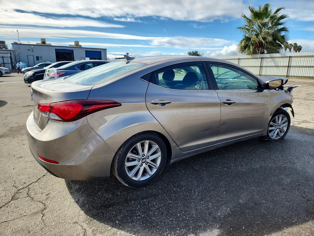 2015 Hyundai Elantra Se - Фото 3