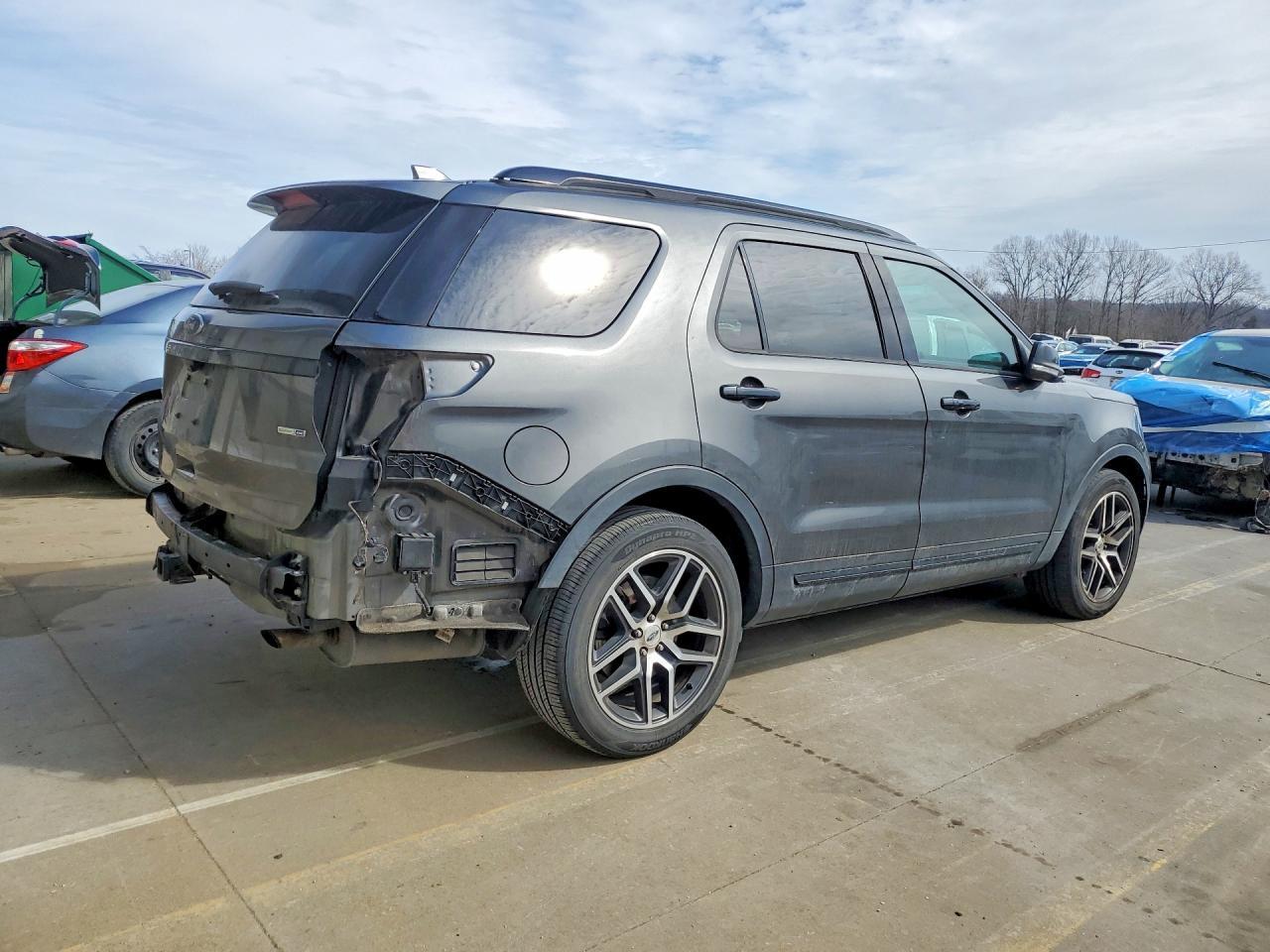 2016 Ford Explorer Sport - Фото 3