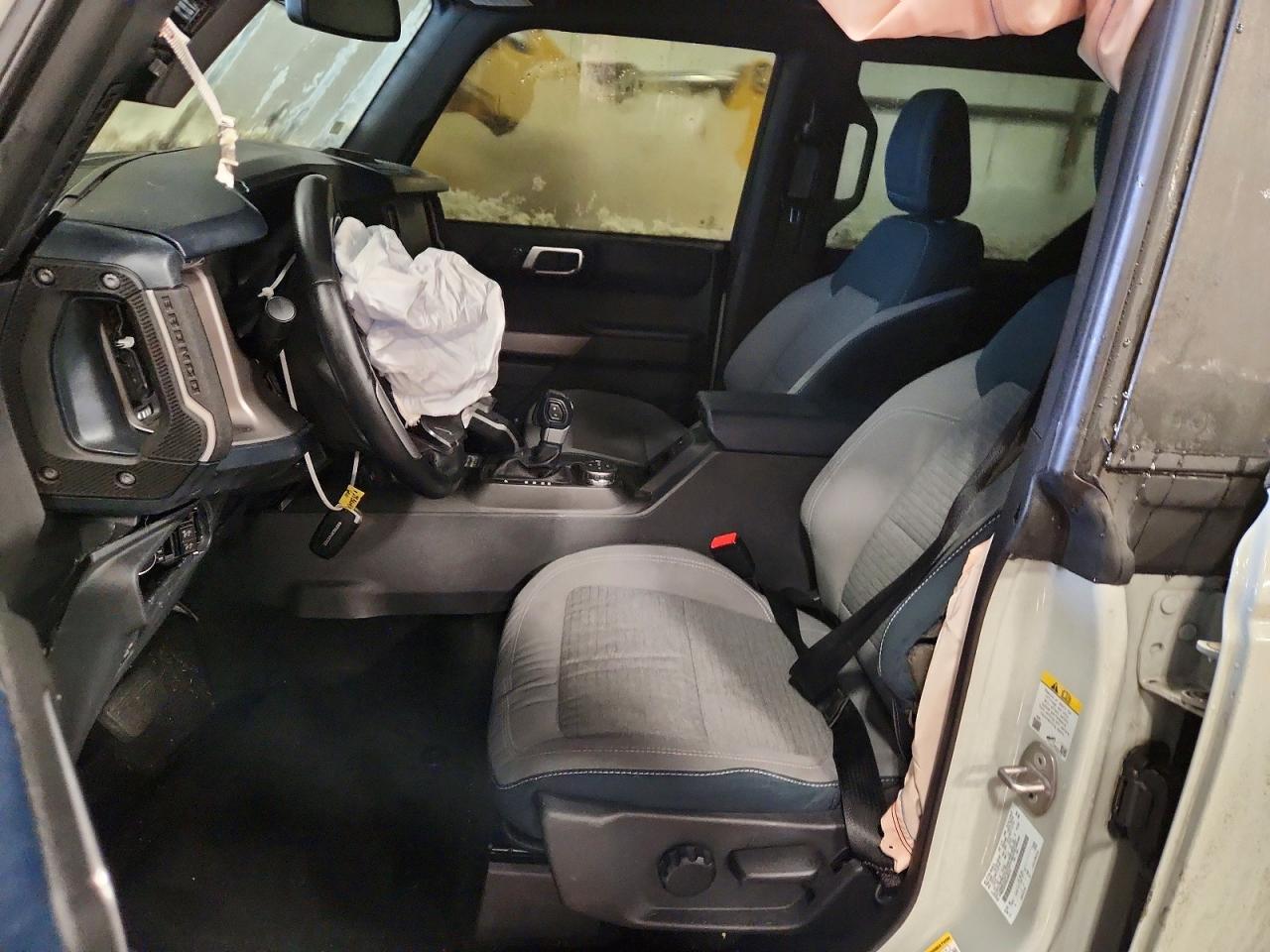 2023 Ford Bronco Base - Image 7