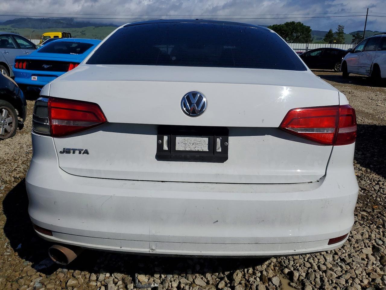 2015 Volkswagen Jetta Base - Image 6