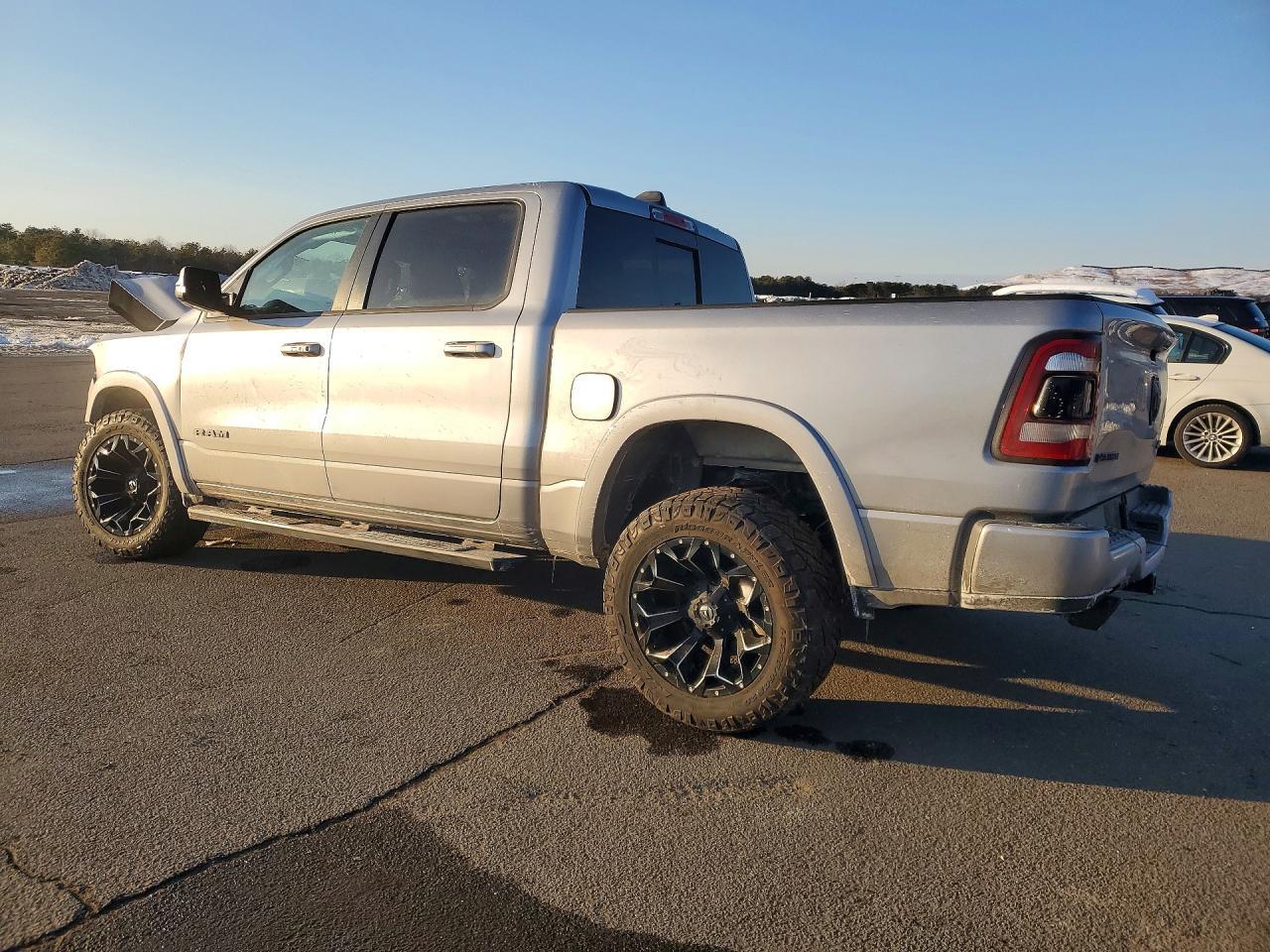 2020 Ram 1500 Laramie - Фото 2